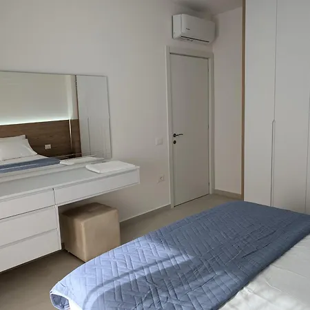 Serendipity Lungomare Apartment *