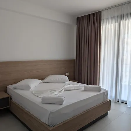 Serendipity Lungomare アパート Vlorë